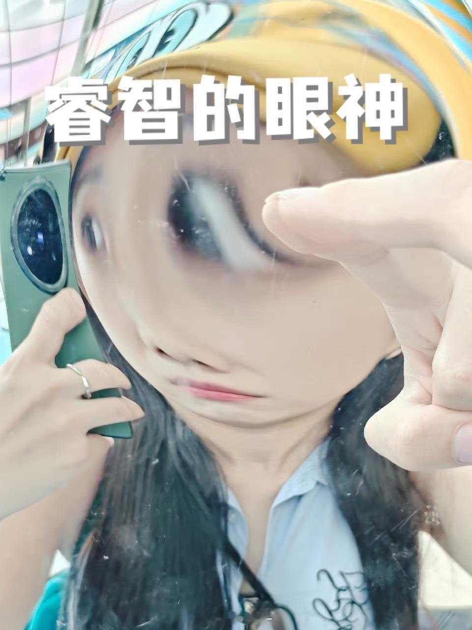 刚去签证中心本来只是问在哪排队工作人员说现在排队得1-1.5h问我要不要走贵宾免