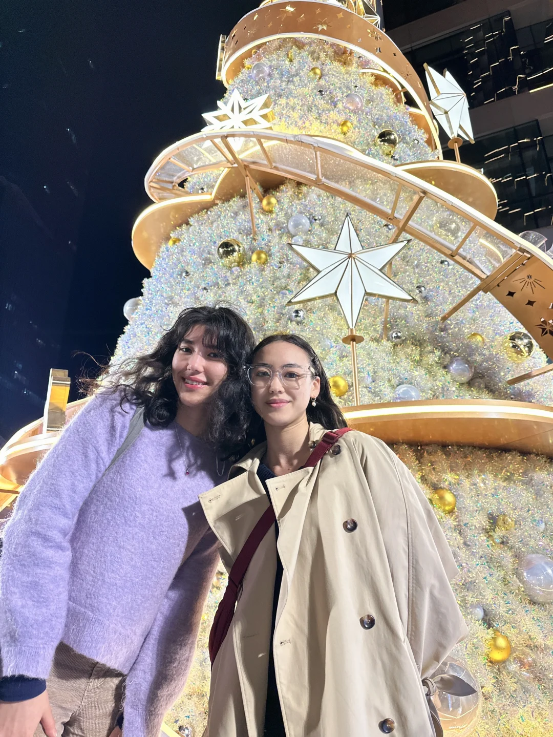 全广州zui抢眼金色圣诞树，打卡攻略来咯！