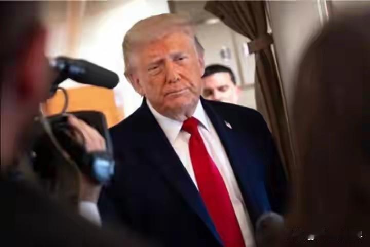 三方接连“掀桌”！中东乱局持续
 
当下中东局势持续升级，伊朗、美国、以色列三方