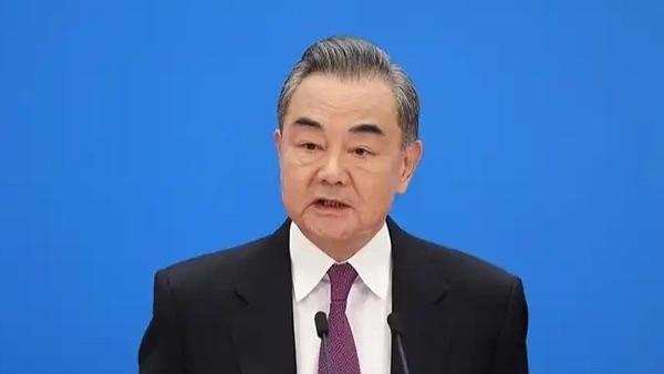 出现一点和平希望
2026年3月25日，王毅应约同埃及外长通电话。埃方介绍地区局