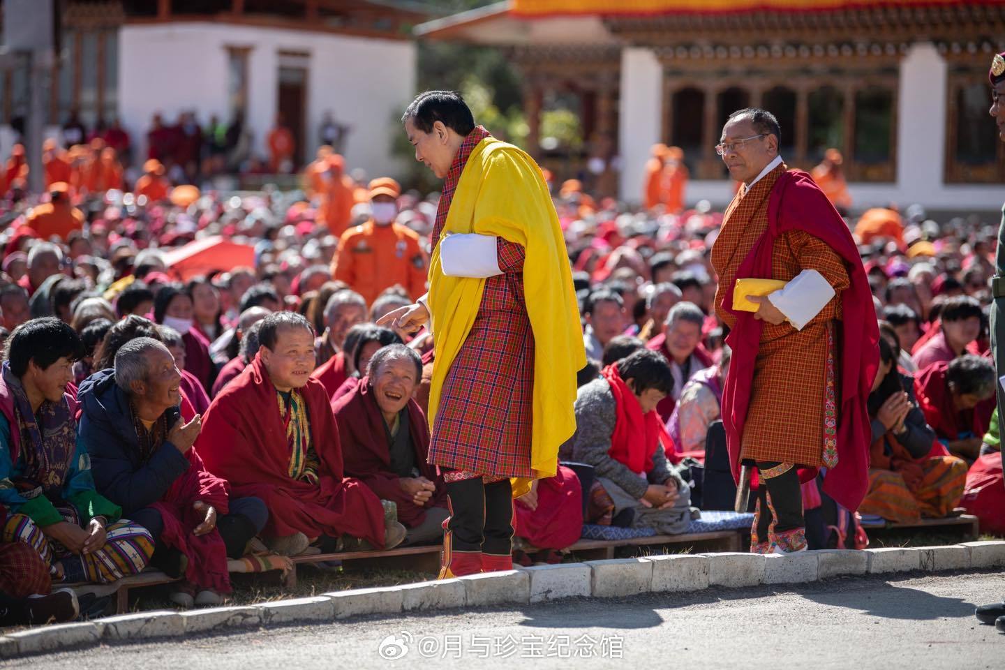 王室[超话]王室不丹王室 2025年11月8日，县城再次举行祈福法会，今年是县长