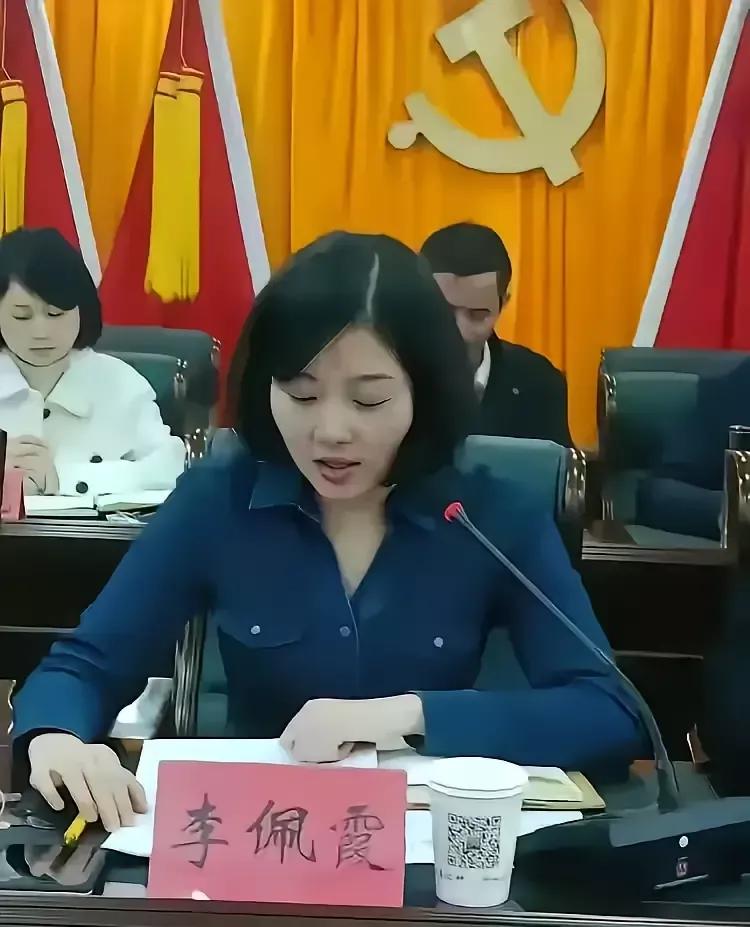 “我怕你忍不住。”
一一此语注定要成为2024年度热词流行语。
假设毛奇书记果真
