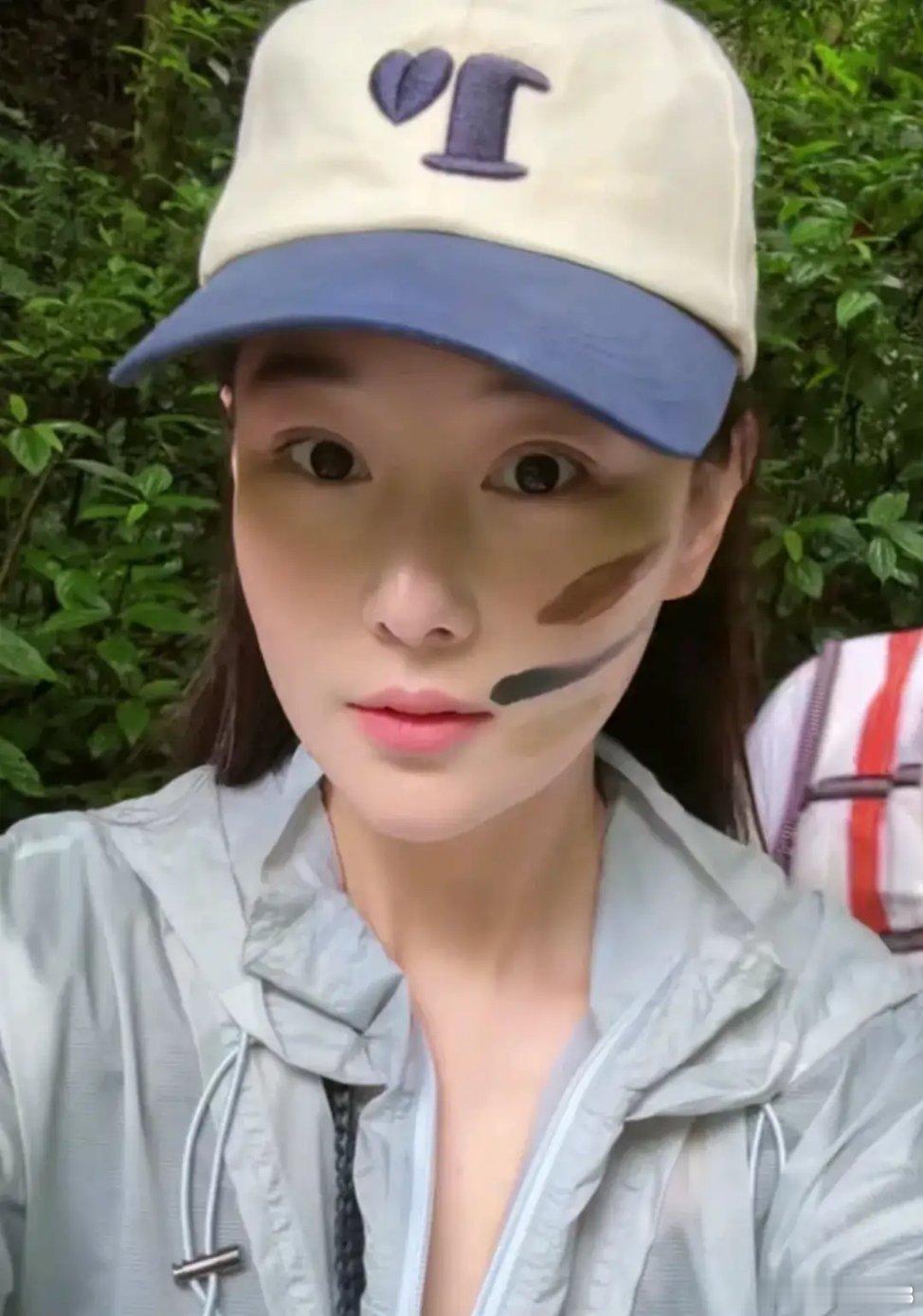 张馨予回应生吞蚂蚁 张馨予生吃蚂蚁是否健康？景区回应：张馨予吃的是酸蚂蚁，不仅可