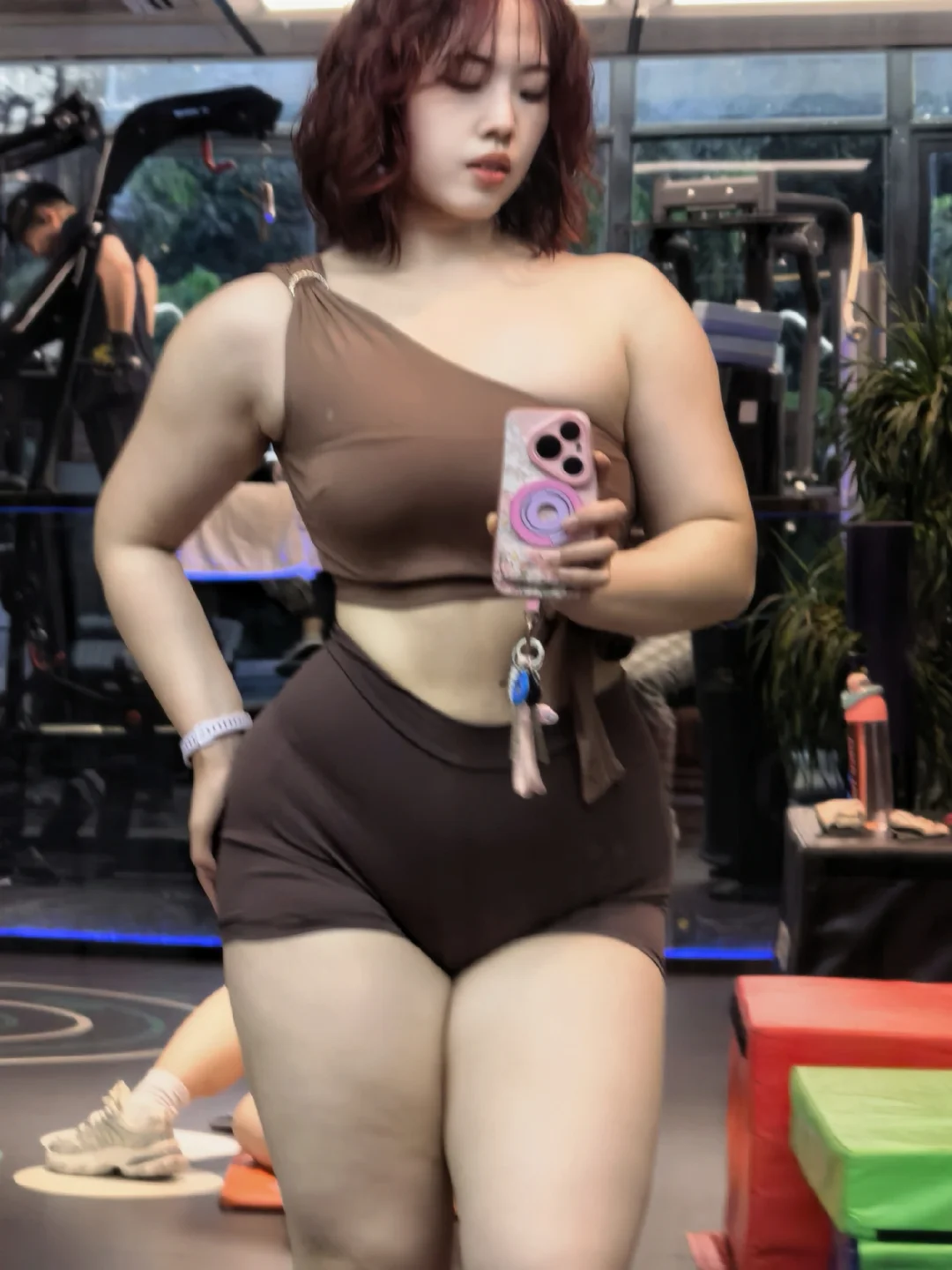 红发和大肌肉更配吧