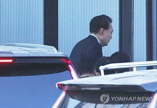 今天老尹，尹锡悦将被释放。在韩国法院批准撤销对被弹劾的韩国总统尹锡烈的拘留令后，