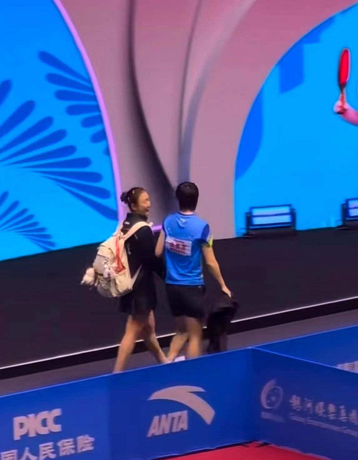 WTT沙特大满贯女单半决赛，王曼昱4:0赢了陈梦。换作有些运动员输这么惨，早甩脸