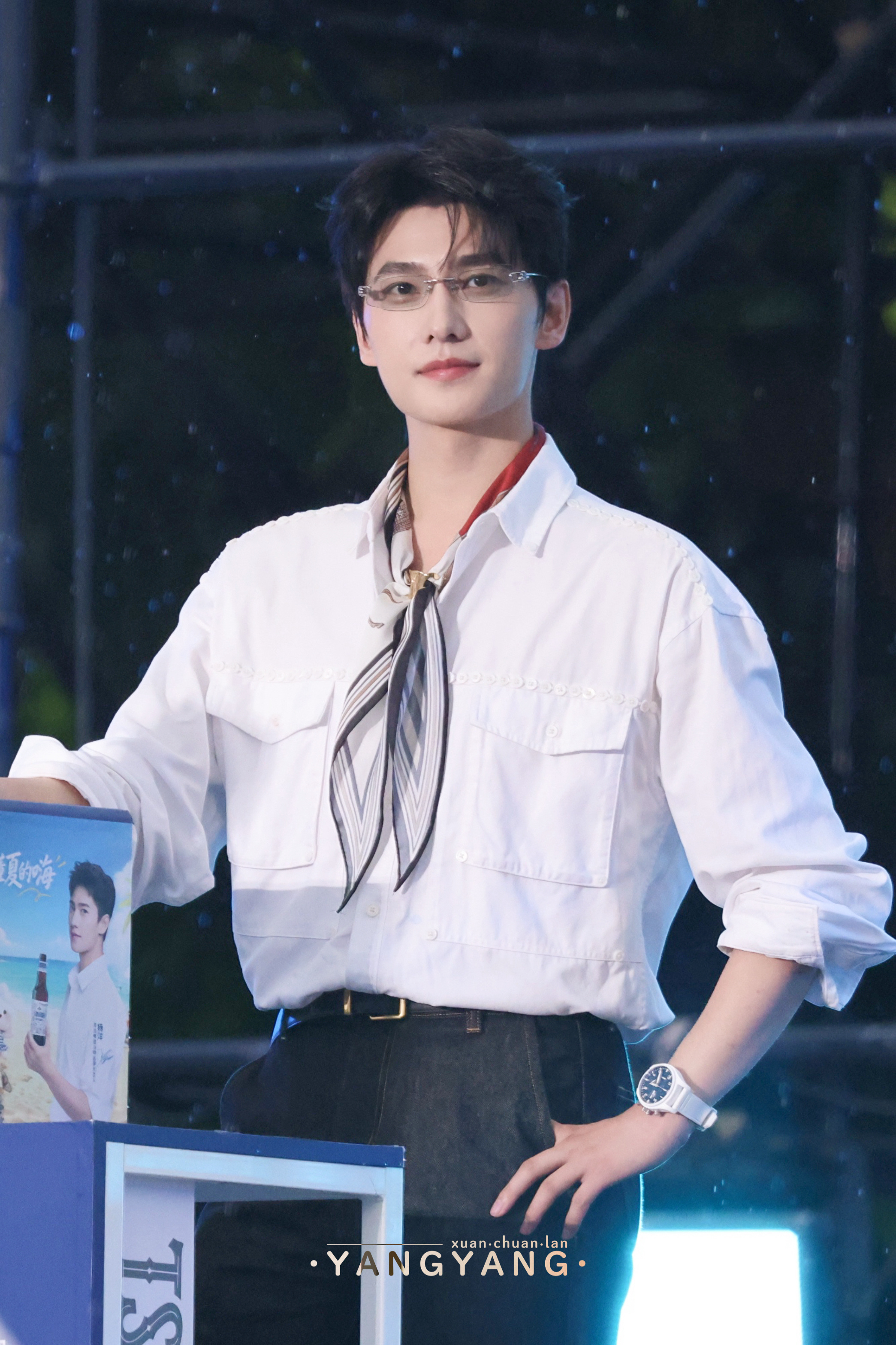 📸 ✨🔹𝓨𝓸𝓾𝓷𝓰光前线🔹✨ 📸世界被大雨淋得朦胧，见到你的那
