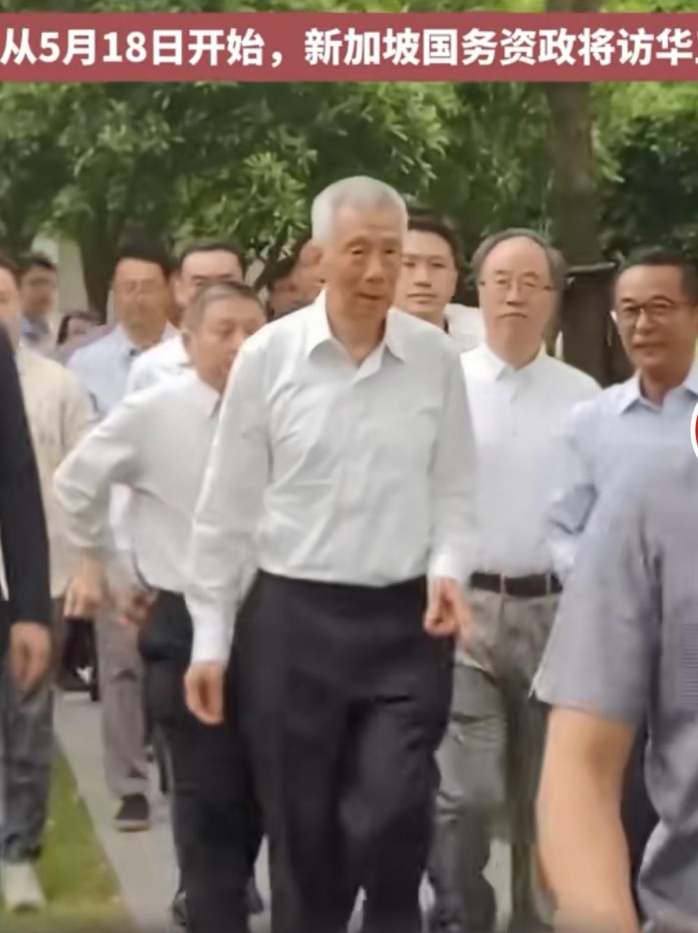 李显龙此次访华的核心目的很明确，他有极强的务实导向和战略考量。
李显龙第1站就考
