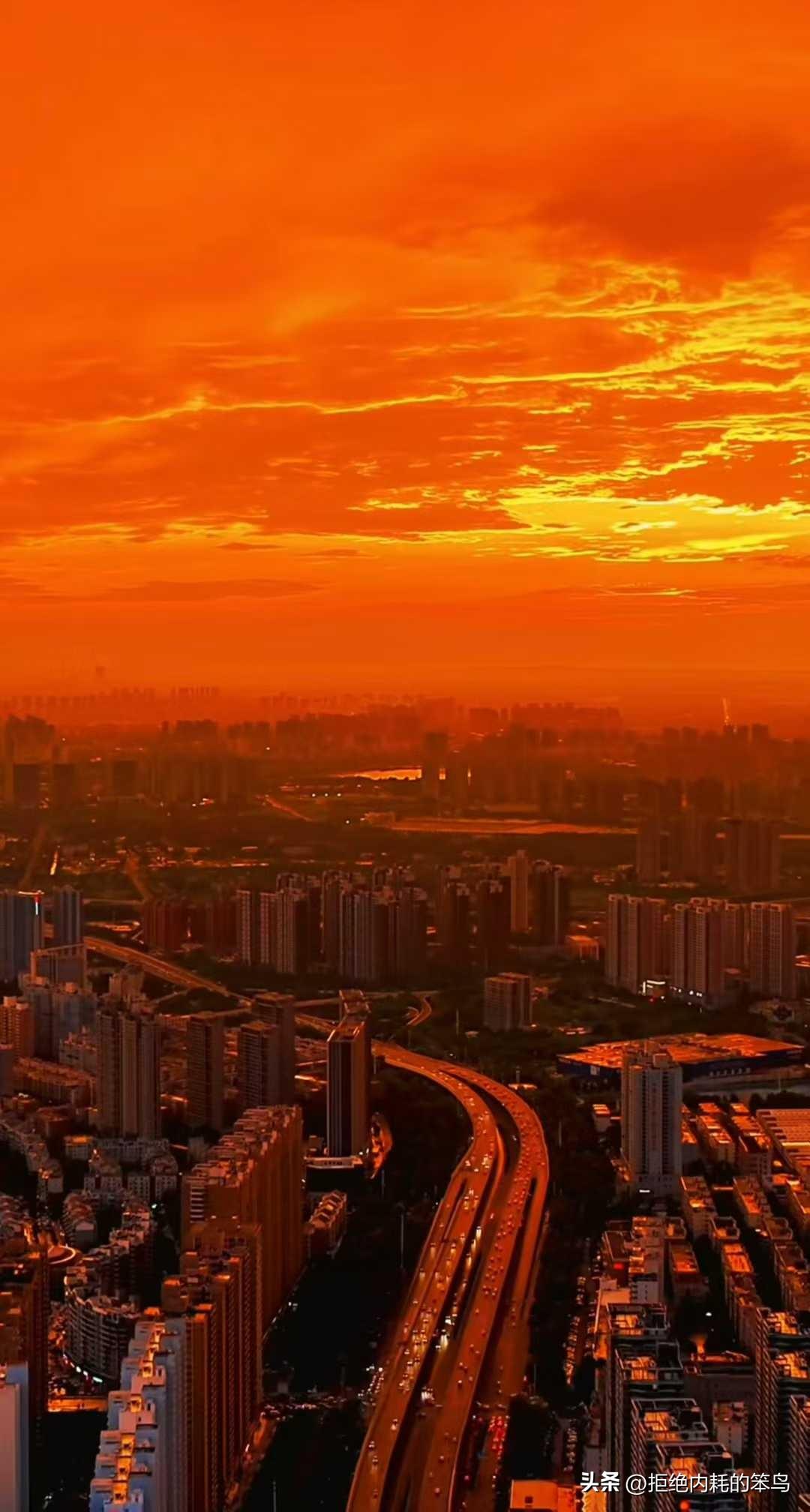 40岁以后，旺自己的11个极简好习惯

中年之后，愈发觉得人生如秋，删繁就简才是