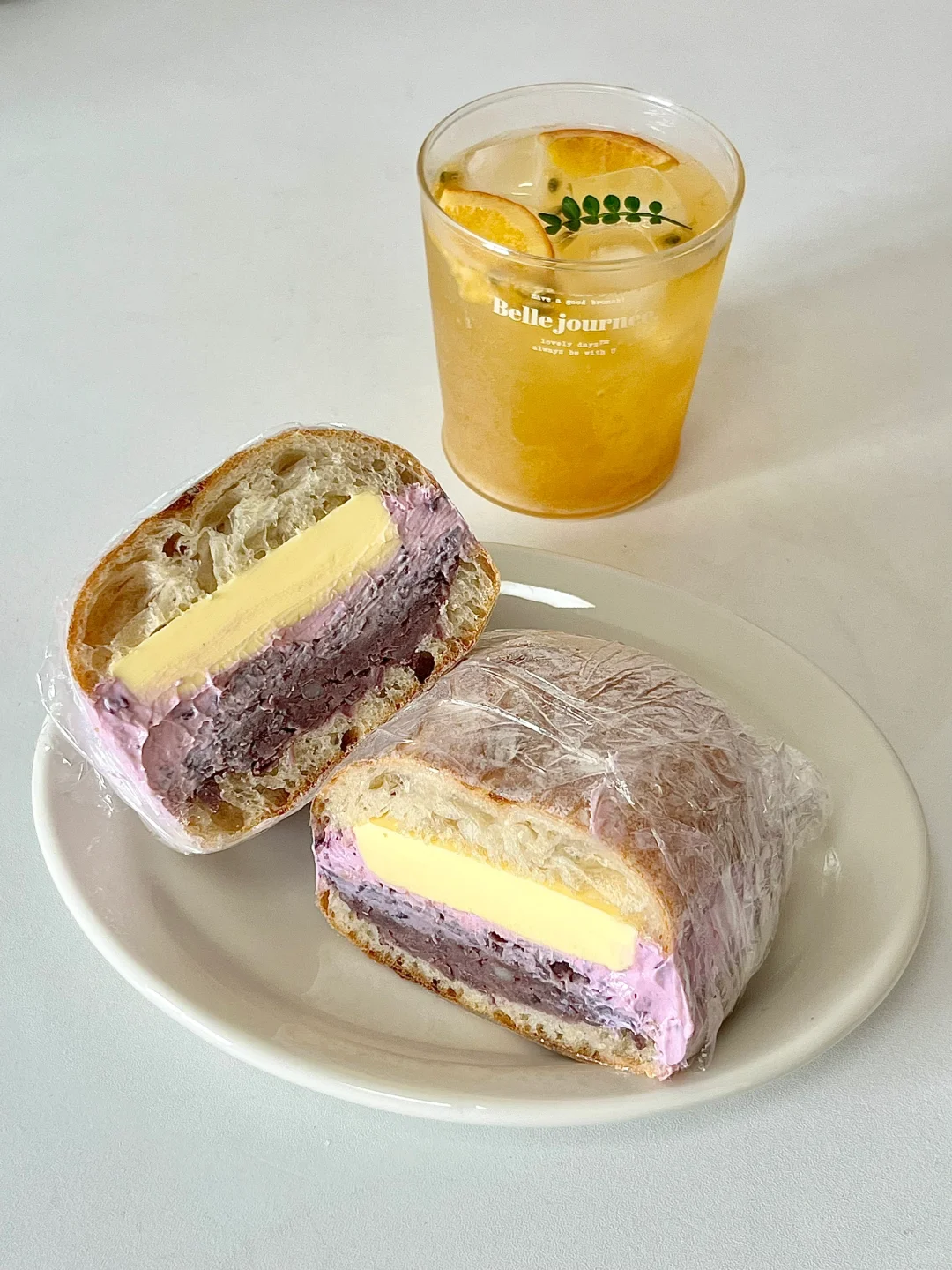 蓝莓奶酪红豆黄油恰巴塔🥪百香果气泡水🍹
