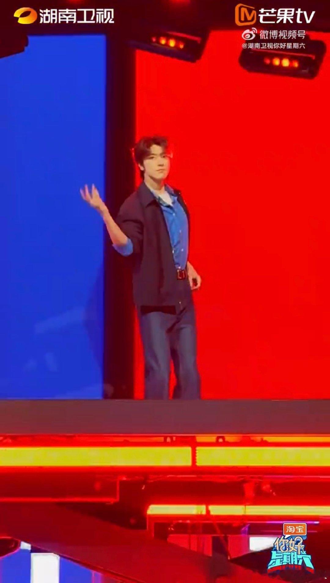 林一[超话]林一跳李羲承进行曲林一跳舞solo直拍好会扭林一的舞蹈表现力超强，在