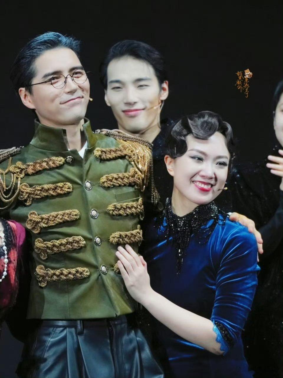十年音乐剧演员参加选秀声鸣远扬 深耕剧院快十年的苗梦初，演过十几部作品，过去上台