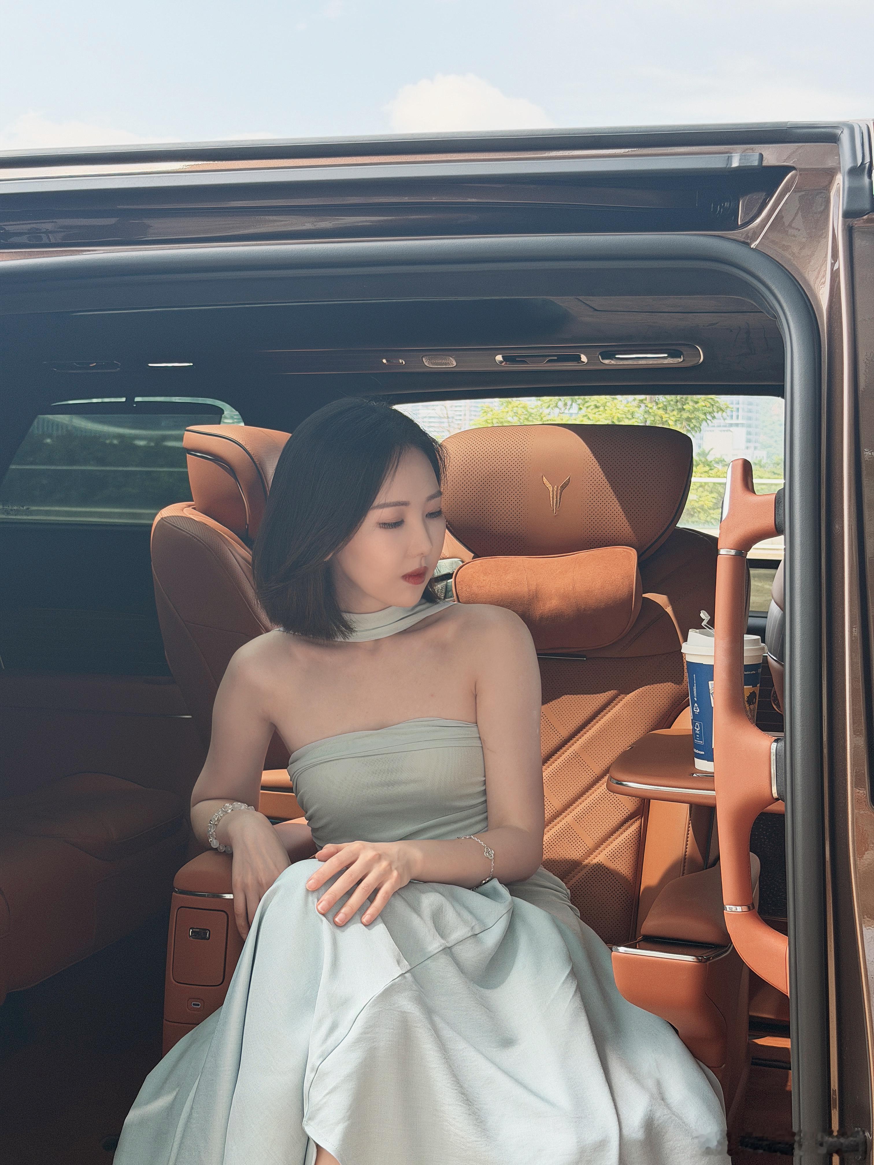 早啊 周一继续加油呀宇儿ootd ​​​