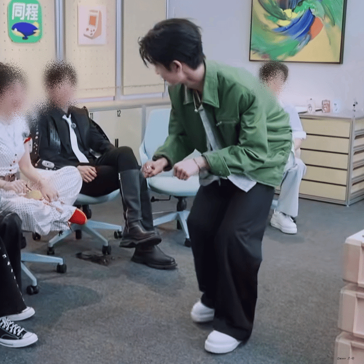 不太聪明再看看˙Ꙫ˙ 