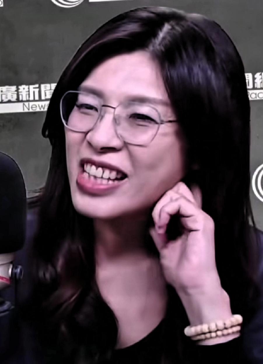 真没想到！郑丽文上任国民党主席不久，就打出六张王炸，赖清德的民调直接崩了，这到底