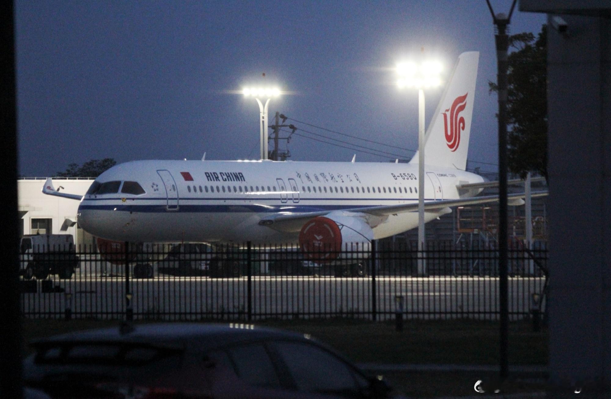 偶遇国航C919 B-658Q：瑶湖交付中心"首单"要来了？ 南昌飞行大会偶遇惊