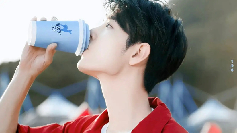 余承东官宣肖战代言把春天穿在身上，便是与美好撞了个满怀呀。肖战代言尚界◎肖战粉丝