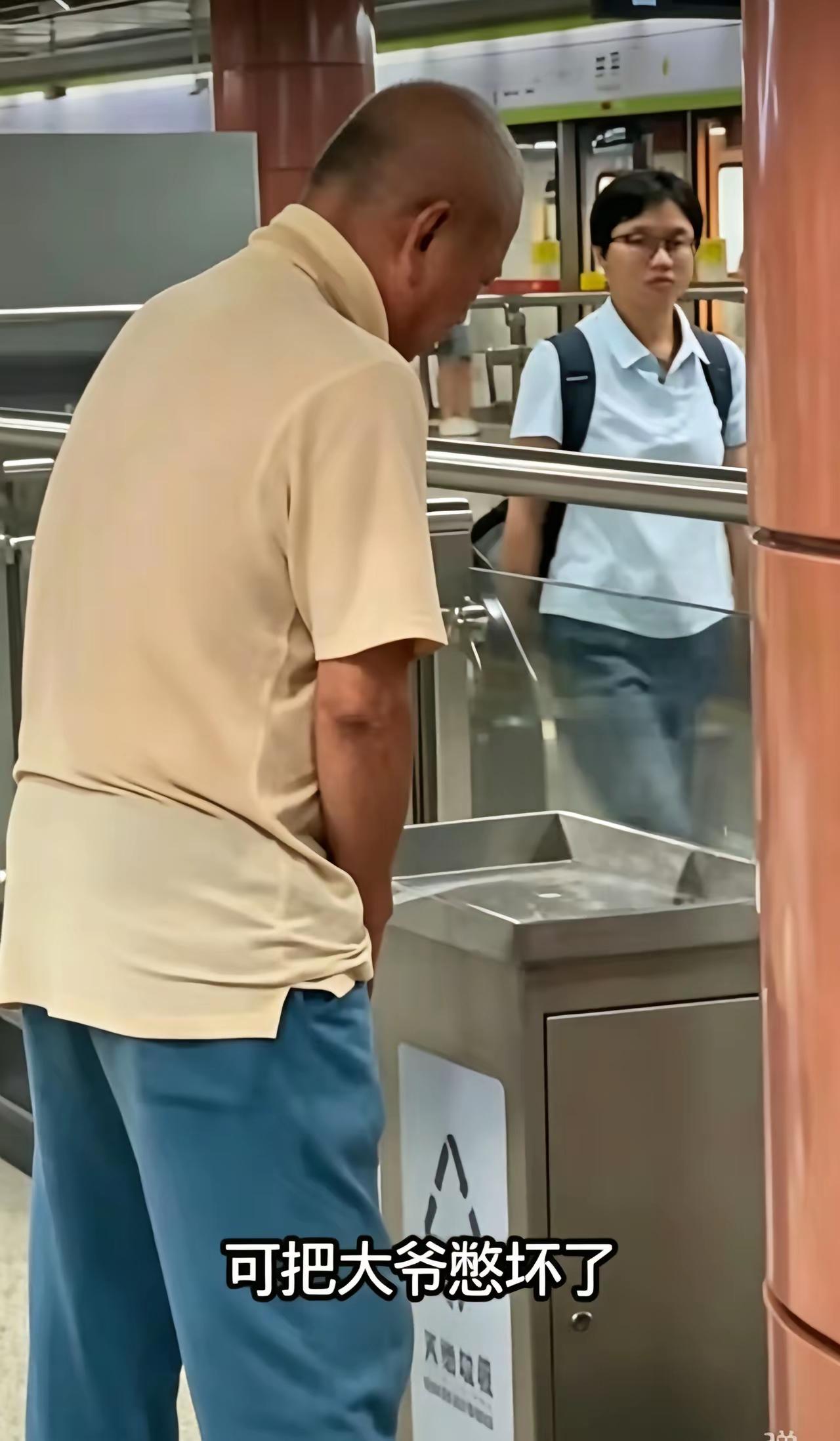 这是ai视频照片，
但这样不标注的ai视频图片很多，如是在2025年9月1日之后