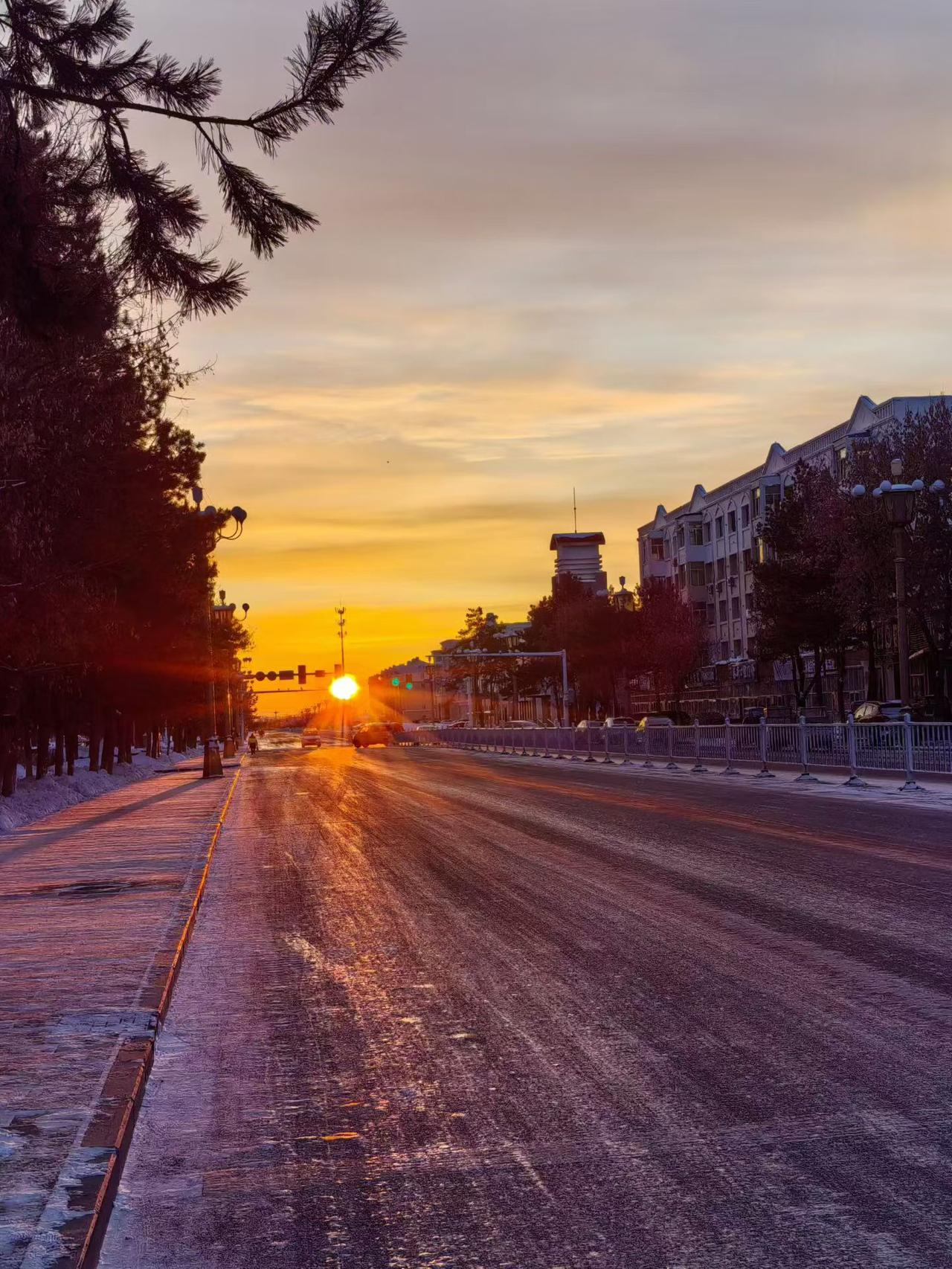 看见了一篇文友文章，她说女人到了50岁，丧偶离异只能是降低标准找年纪大的。

说