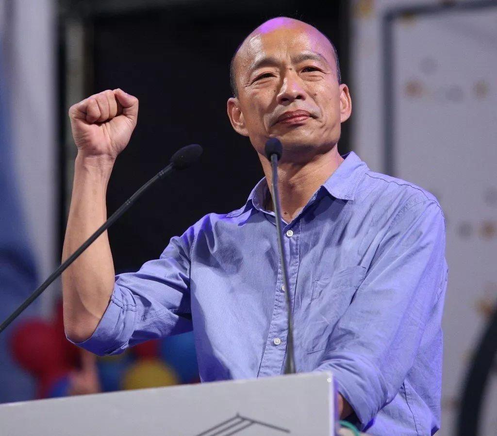 不再模棱两可，
韩国瑜态度明朗，
似乎已经转变了立场。
 
这段时间，韩国瑜对国
