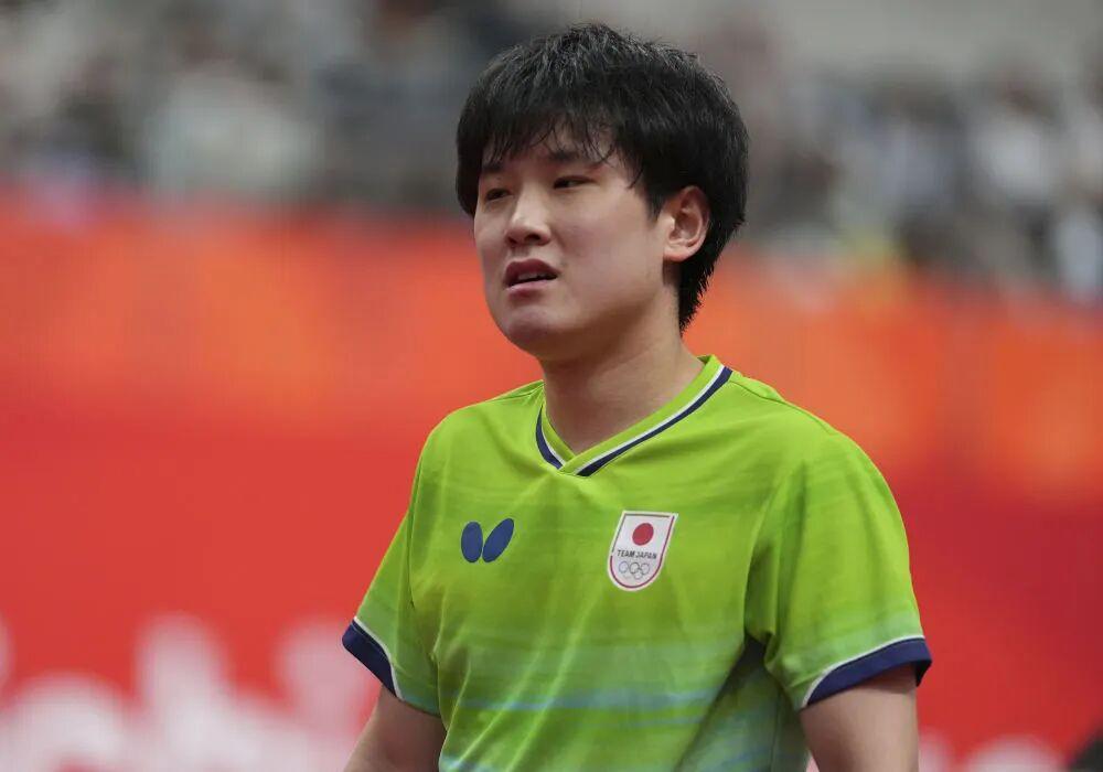 你知道张本输球最恨谁么？
压根不是阿拉米扬，当然也赖不上国乒，是本场赛事的主裁判