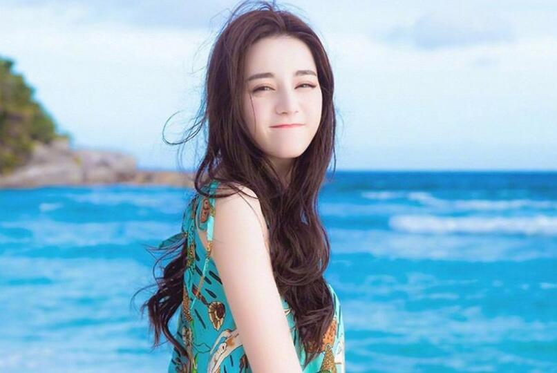 迪丽热巴手机壳，多大的事拿出来说，真的很赞同别对女演员真别这么苛刻啦😔。就一个