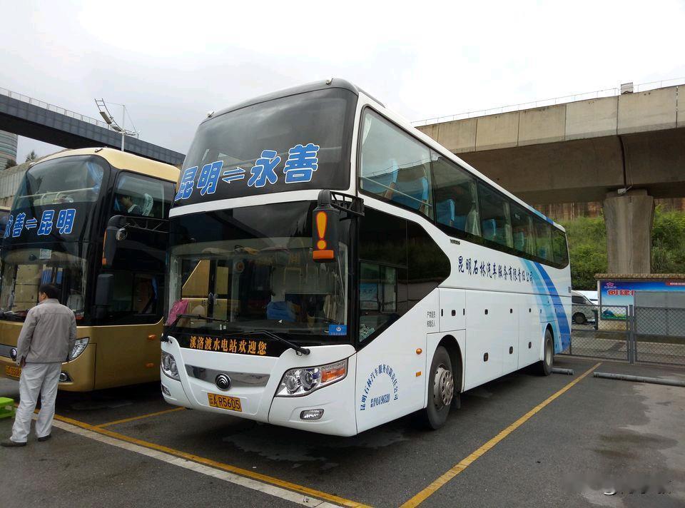 云南繁荣的公路汽运时代，纵横山海的客运品牌
       很多人不曾真切知晓云南