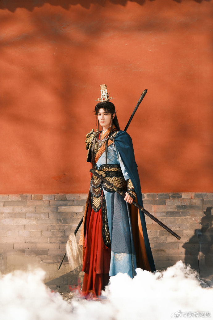 夏之光别再试探了知道你很合适谁被夏之光这组造型惊艳到！清隽贵气直接焊在身上，比例