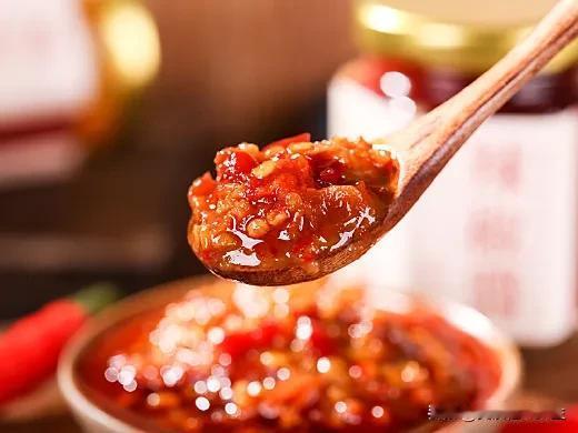 当越南的海鲜粉，碰上中国的辣椒酱，不知道会撞击出什么样的味蕾火花？

我想，那一