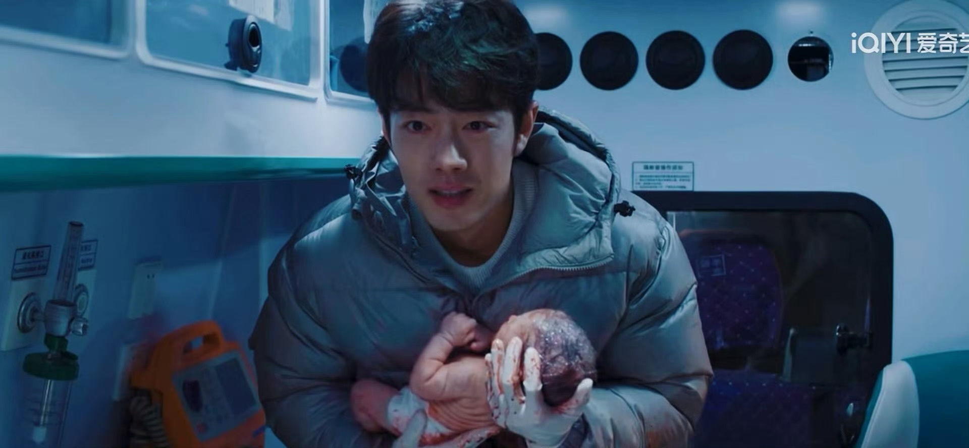 今日《小城良方》:招商广子依旧顶🔝IMDB 9.2高分👍🏻周一正常回落🥝