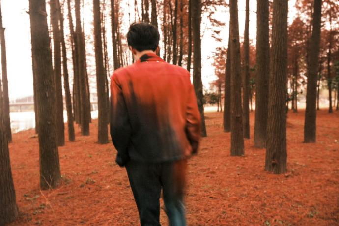 “先生”与“红叶”～～🍁大衣与眼镜 很斯文 