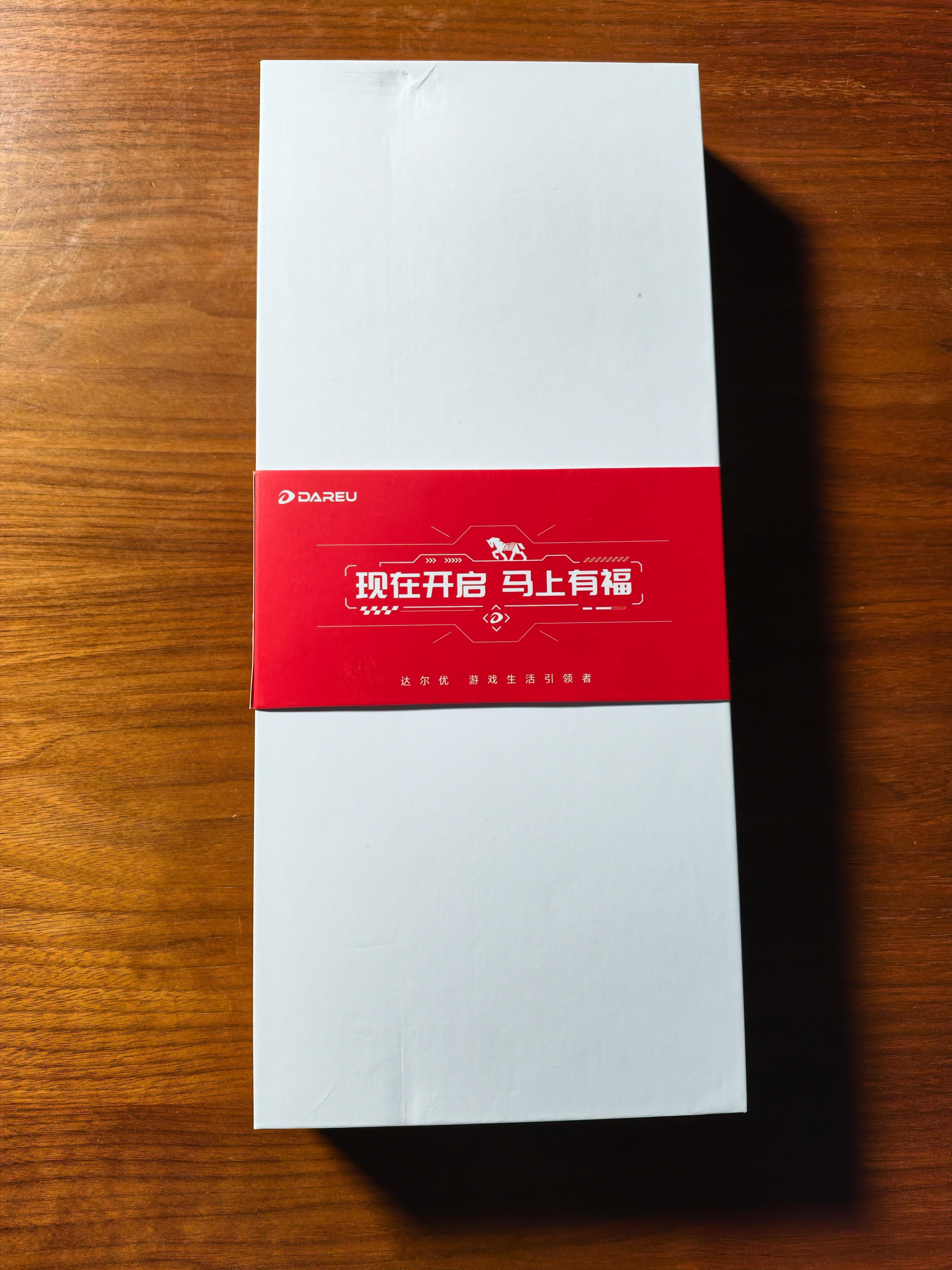 WHYLAB周三福利这不快到马年了嘛，今天给大家安排一套达尔优马年限定键帽，整套