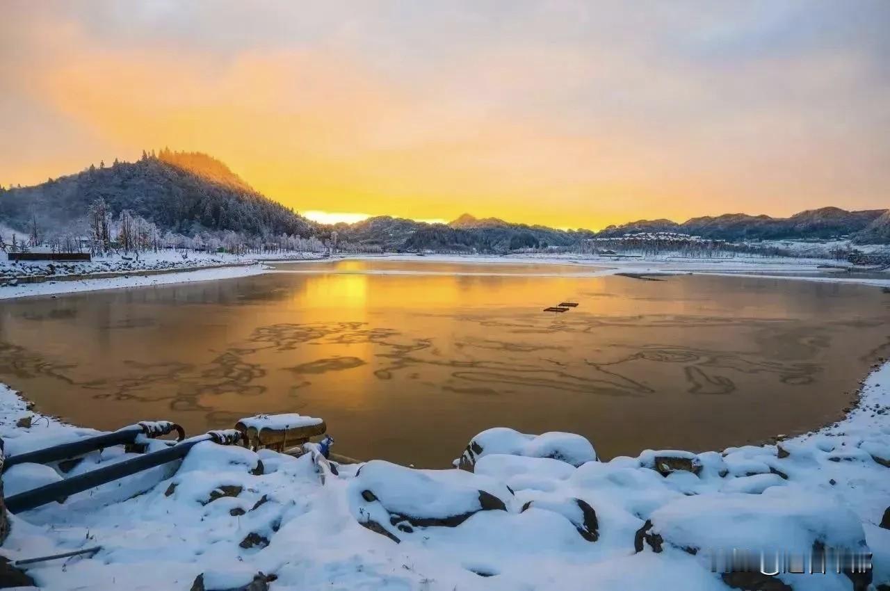 万亿冰雪经济爆火！重庆丰都南天湖凭“本地特色”接住风口，川渝人滑雪不用远走！
 
