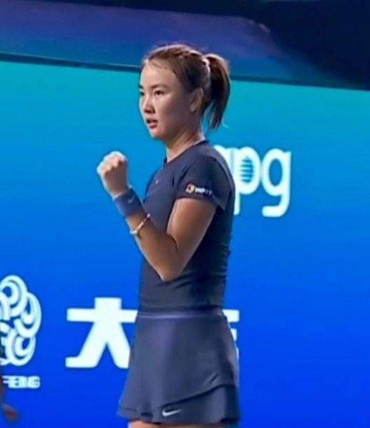 袁悦，不靠运气，靠拼。
她从资格赛打上来，没人看好。
可她一拍一拍，把世界第37