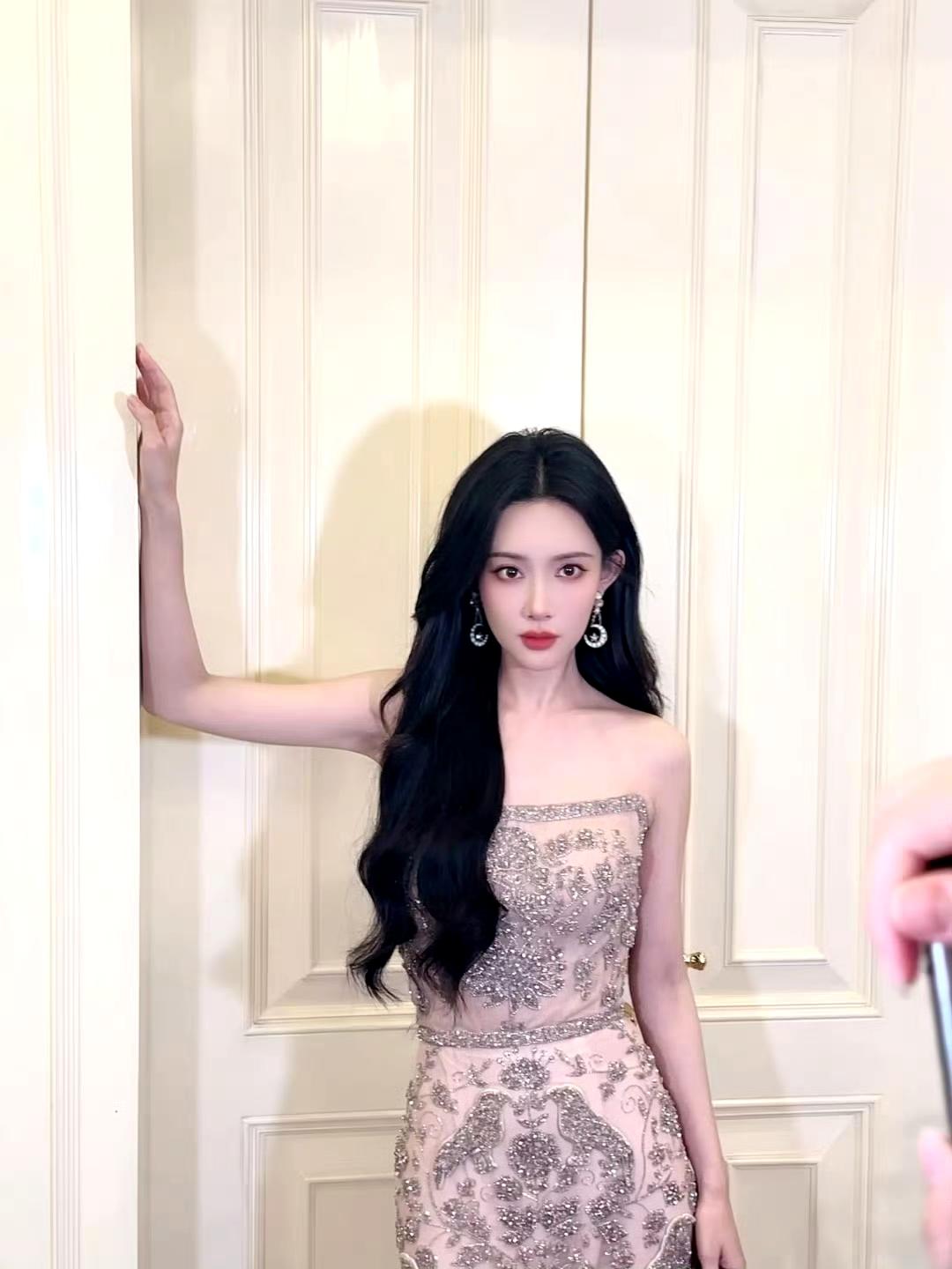 孟姐宠粉再升级！生日会定制应援棒藏着小惊喜！
 
内娱宠粉天花板孟子义又搞事了！