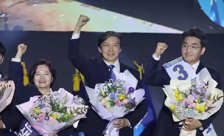 11月23日韩国祖国革新党召开全国党代表大会，前紧急对策委员长曹国以唯一候选人身