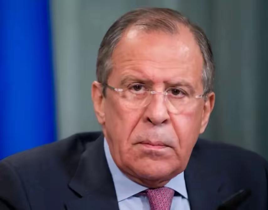 没有强大的实力，你画的那么多条红线就是别人的红地毯！
今天划红线，明天划红线，红