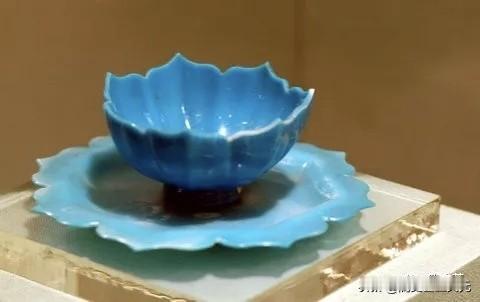 最完整的元代玻璃托盏！甘肃省博物馆的国宝级文物——元代莲花形玻璃托盏。出土于元代