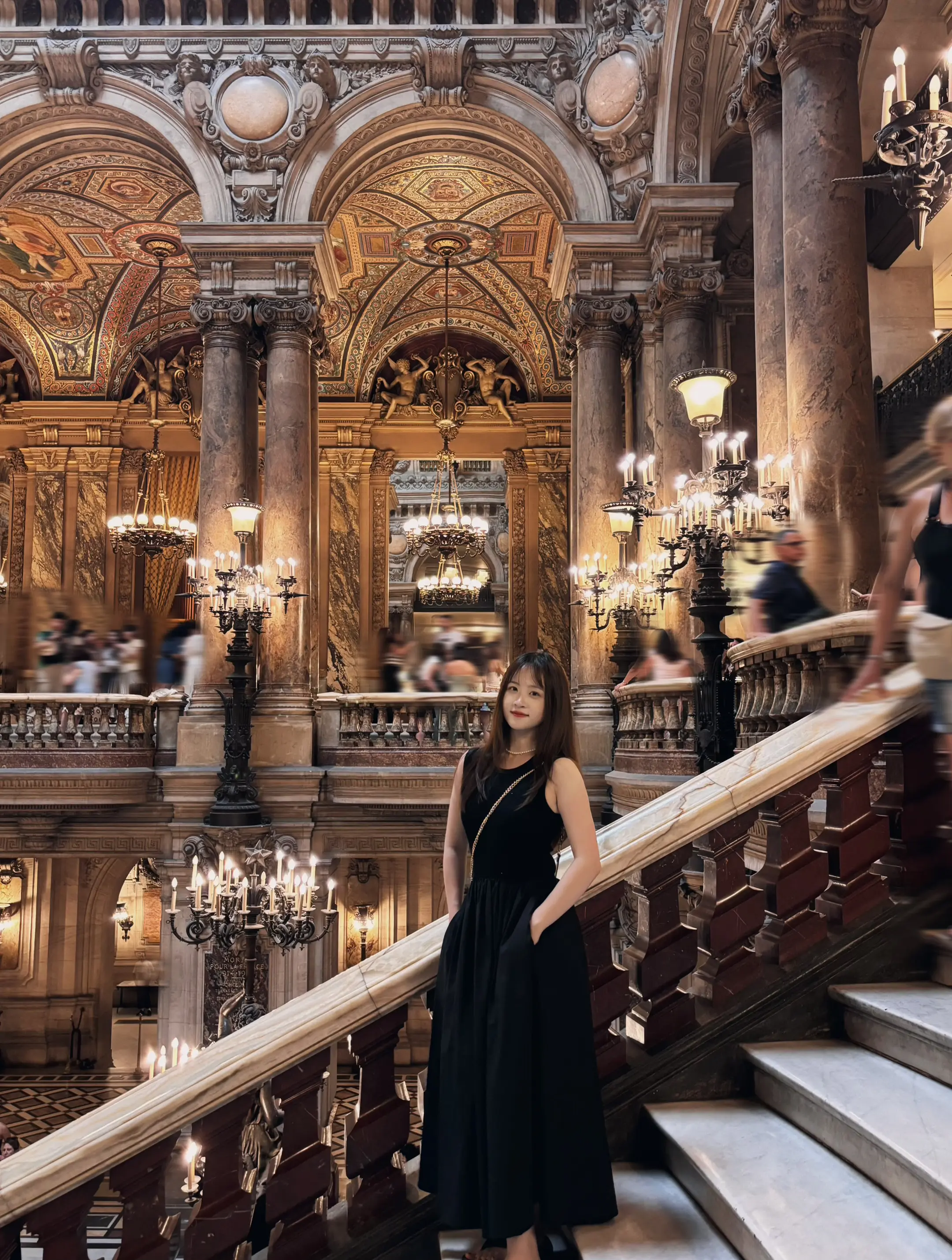 祝我们明亮，如浆果拥挤。