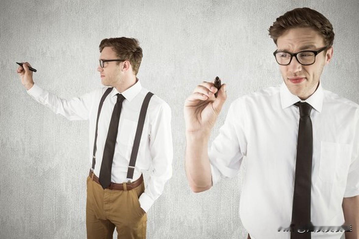 有个医生朋友说：
“现在的医生	，
1/4的时间在救人，
1/4的时间向患者家属