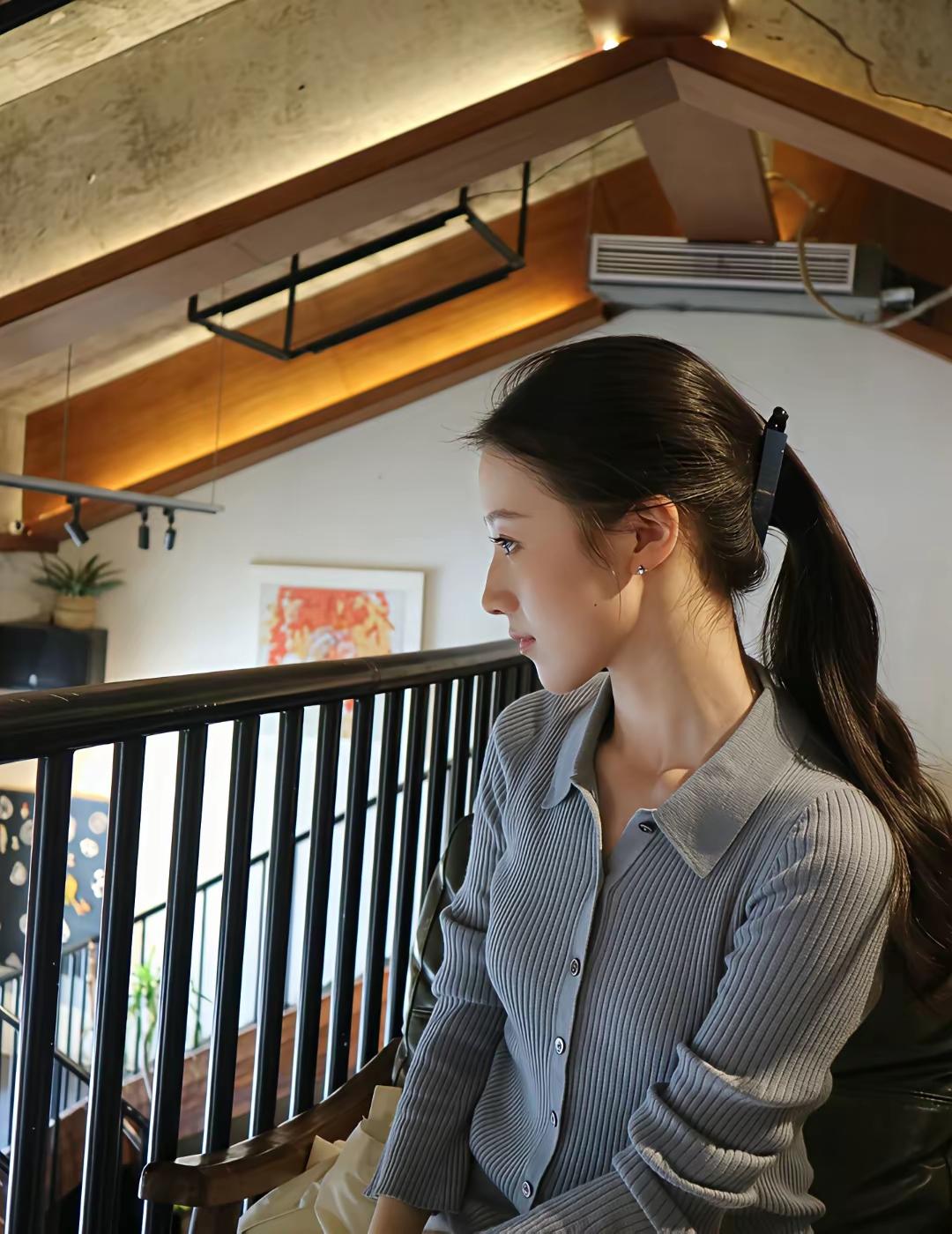 。 有哪些女生日常好看穿搭可以借鉴 分享美女穿搭服饰