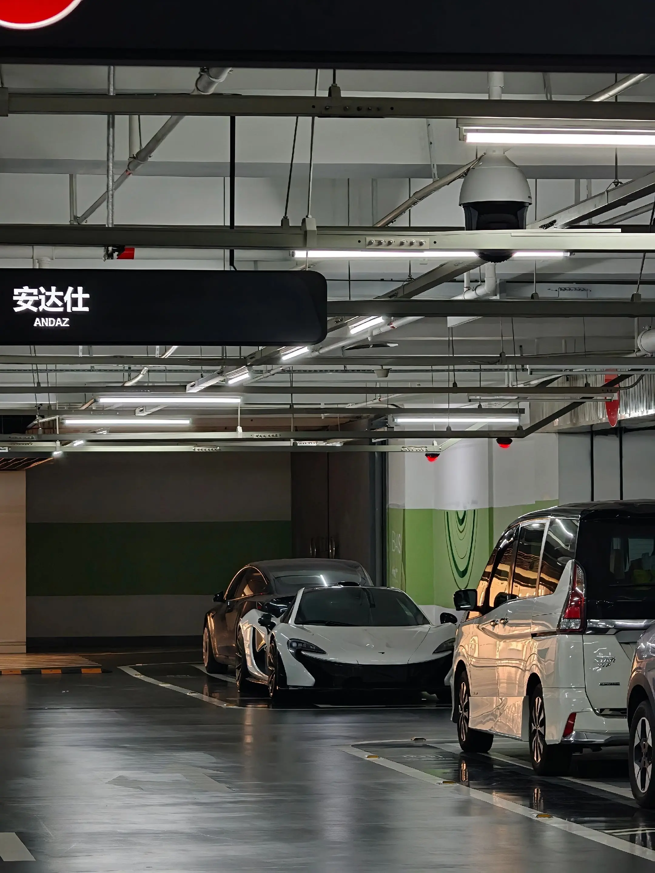 转角遇到匿藏在角落的“笑脸杀手”