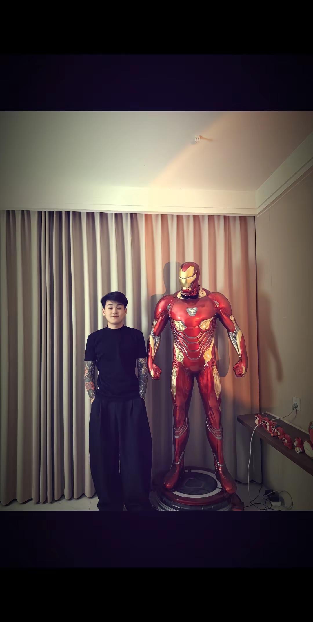 我曾经以为自己无坚不摧 直到现在连一句心里话都说不出来