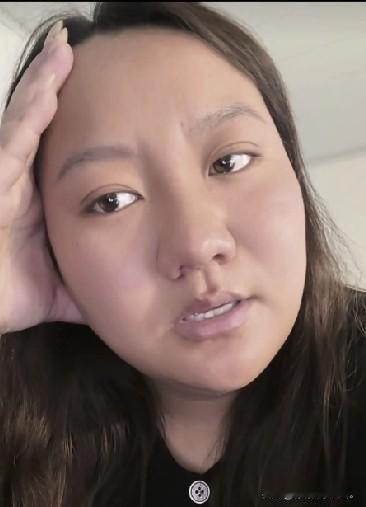 小乡村的故事！
    这天 梦凡突然的默默地哭了起来。她想起了 她心爱的爸爸。