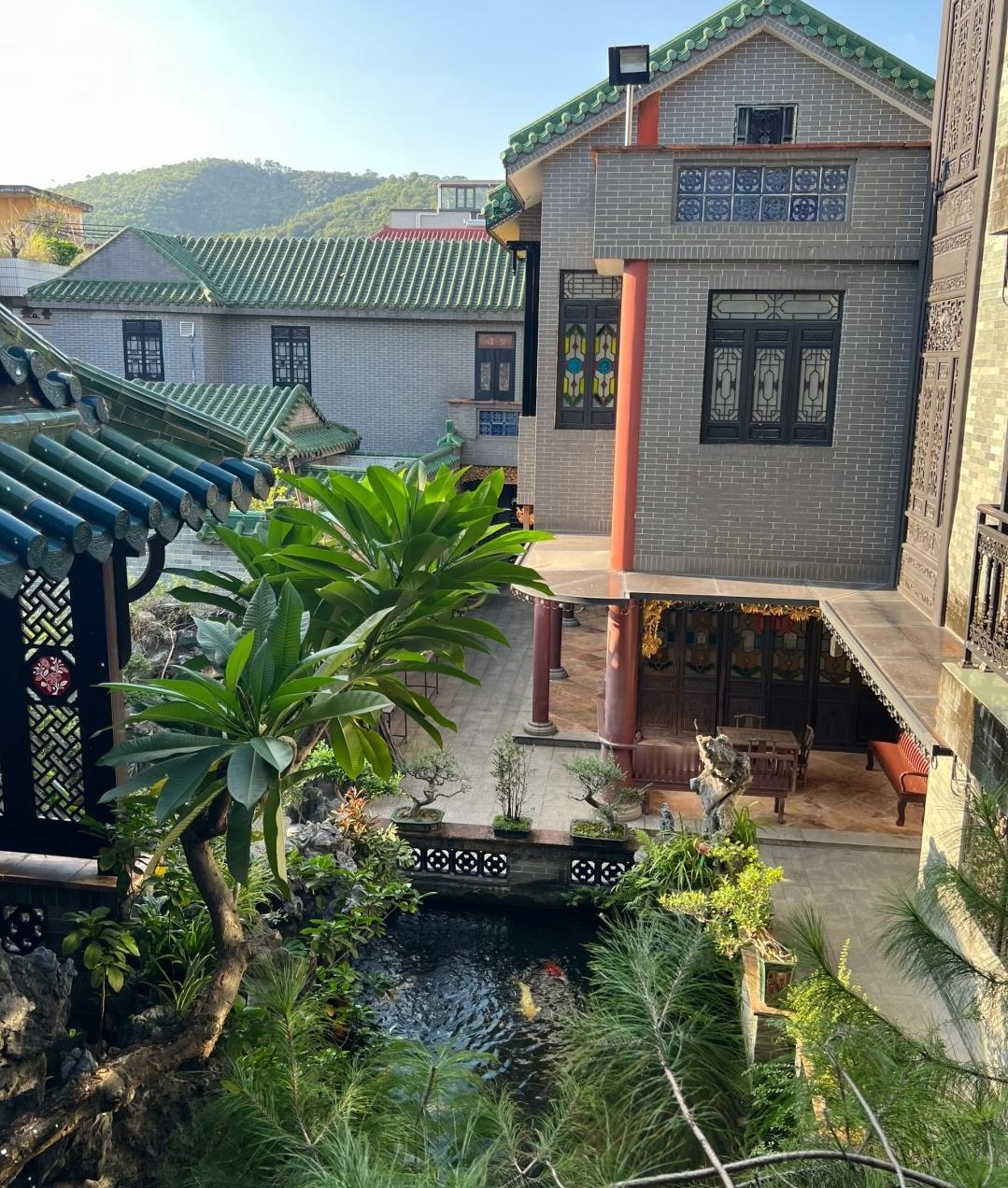 前几天听同事说，她闺蜜悄悄存了50万，跟老公只敢说15万，结果老公还天天催着凑够