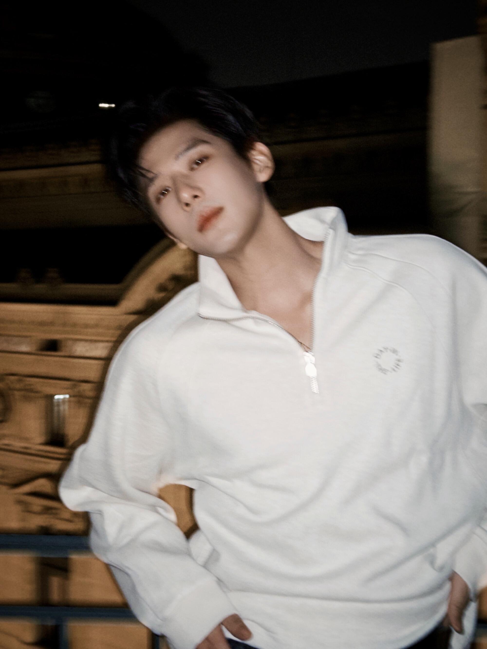 老王 帅到我美女bot为之单开一贴 