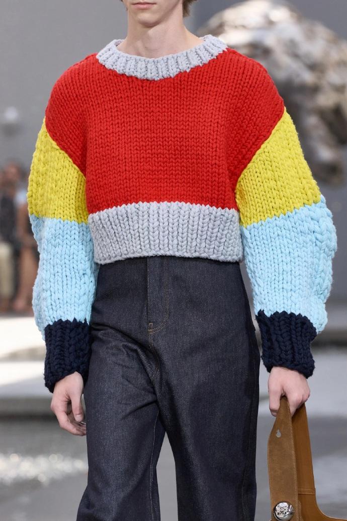 LOEWE 24春夏男装系列预览图

LOEWE最新发布的2024春夏男装，打破