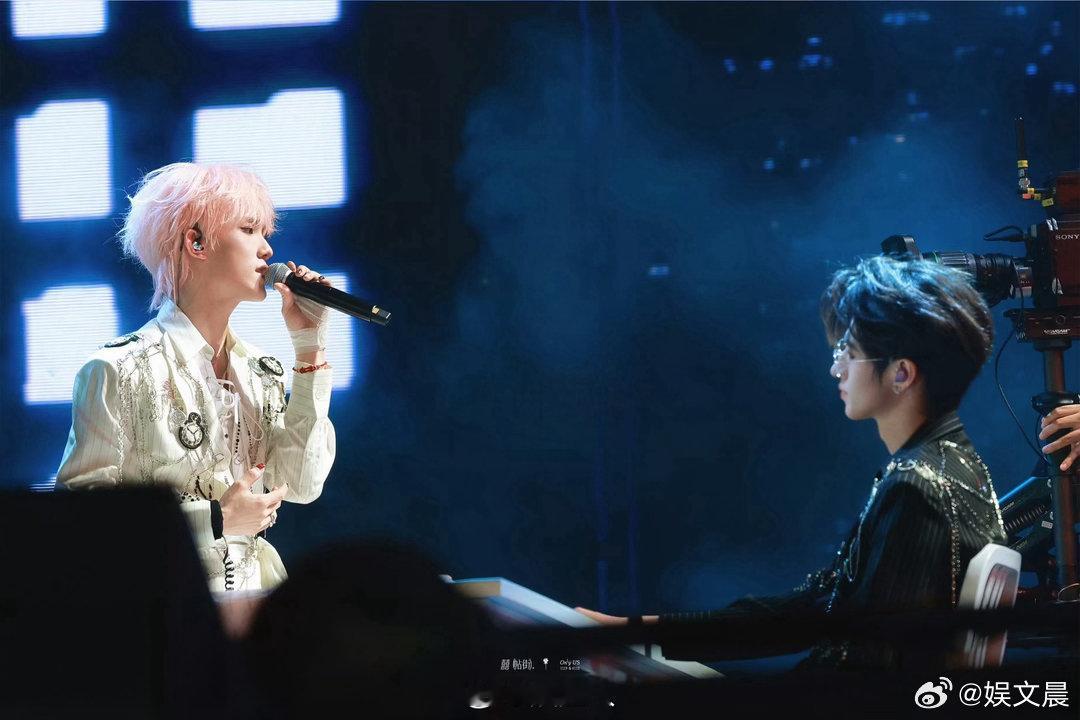 朱志鑫苏新皓我一定会为你转身 最动人莫过于双向承诺，前路漫漫并肩同行，少年心意赤