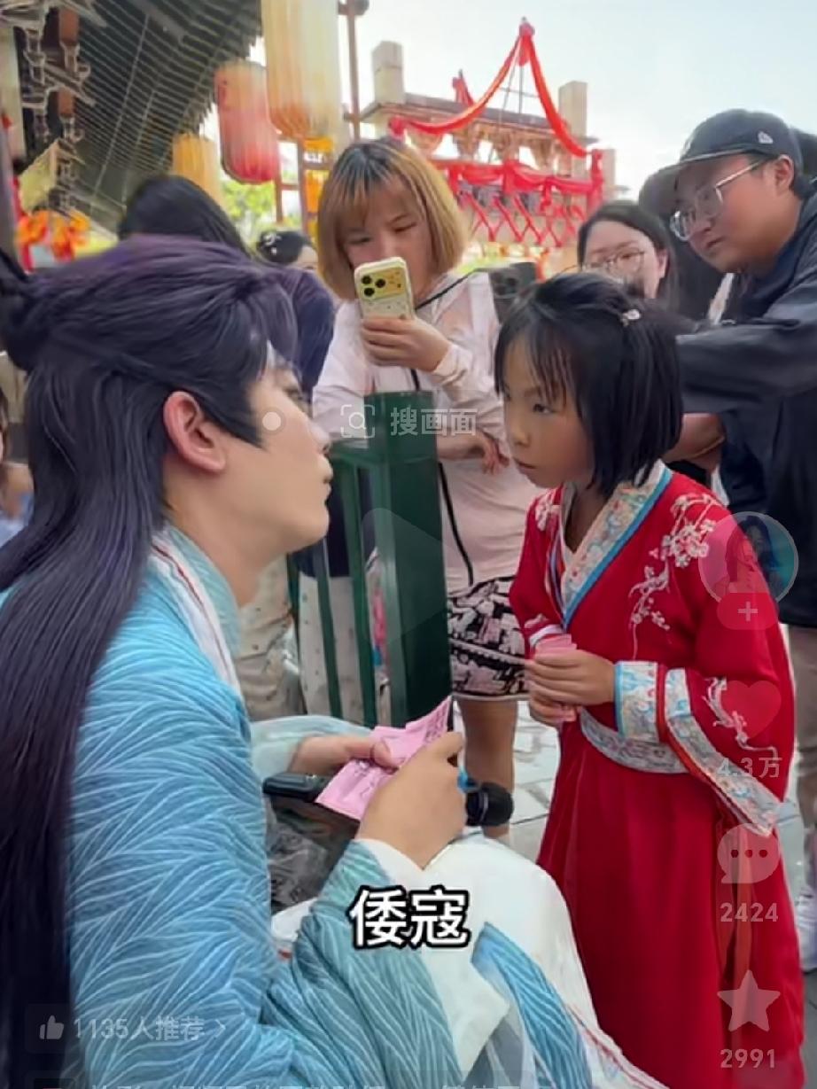 成年人的思维和儿童的思维相差这么大吗？主持人走上街头请路人回答问题，成年人一般都