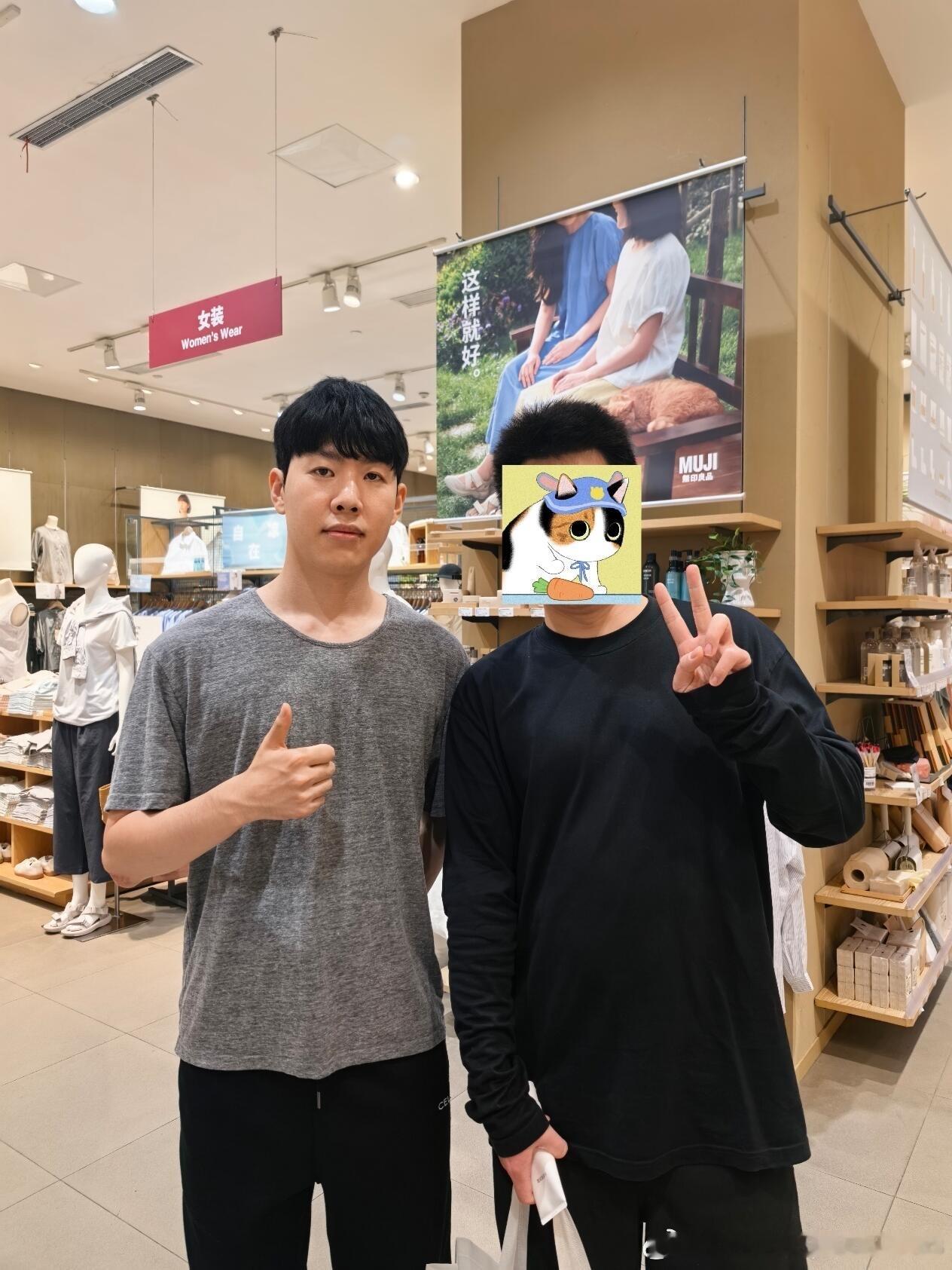 网友偶遇TheShy选手！头怎么尖尖的cr.小竹同学2026msi最前线2026